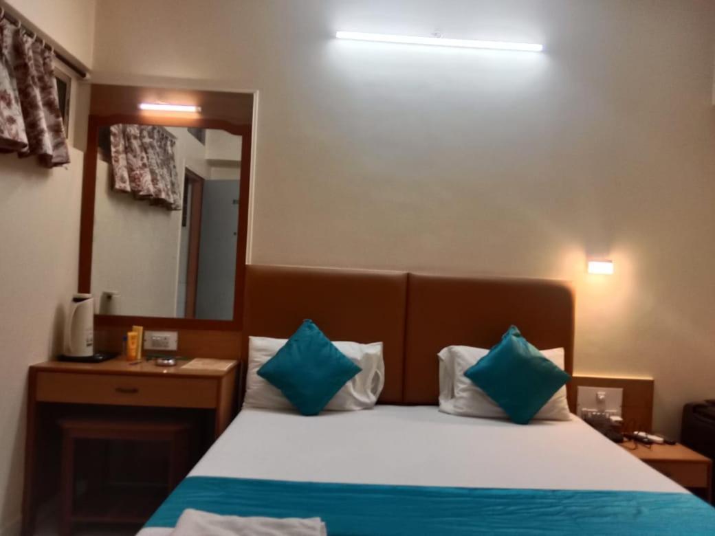 Saigal Guest House Mumbai Exterior photo