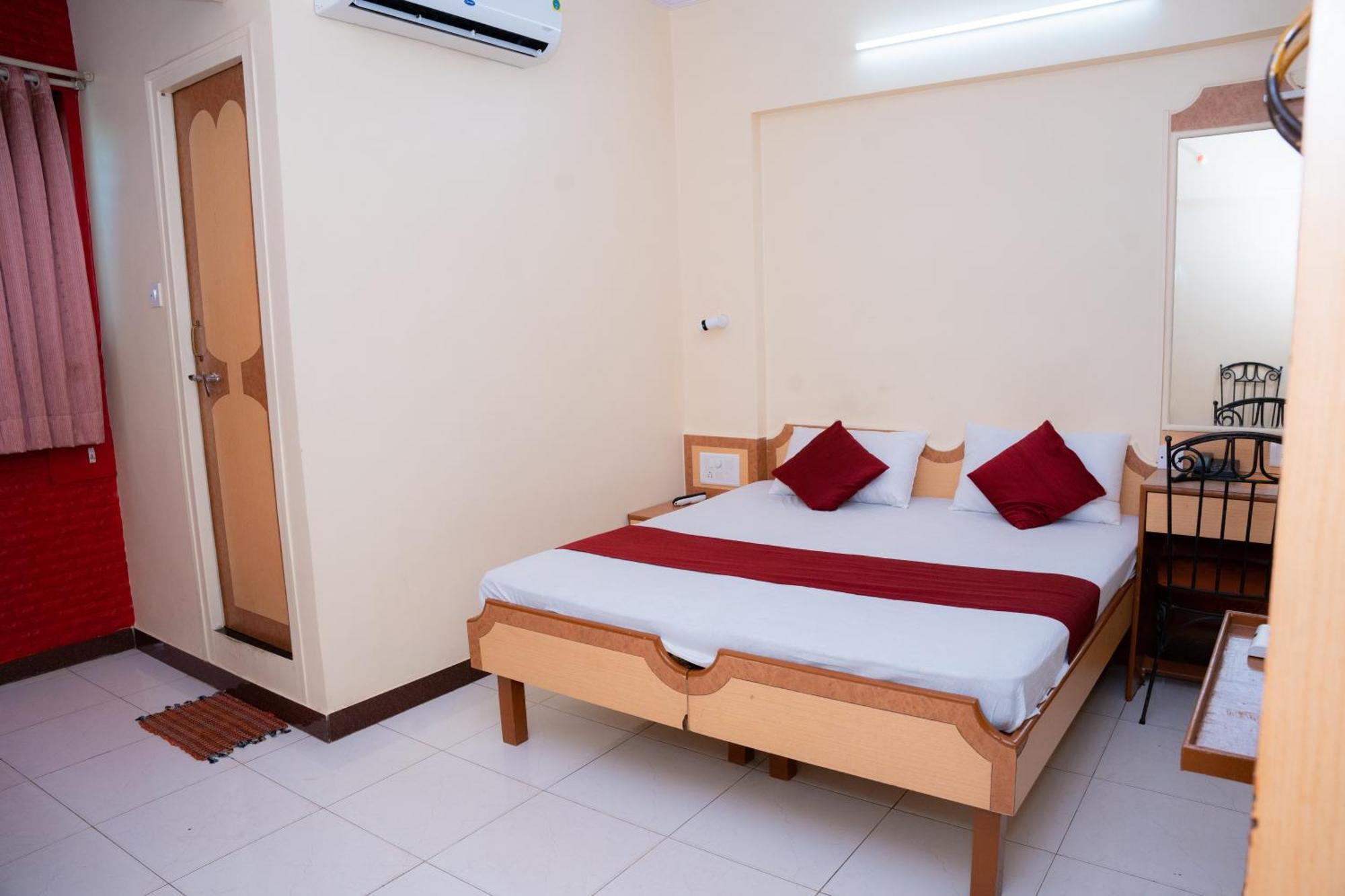 Saigal Guest House Mumbai Exterior photo